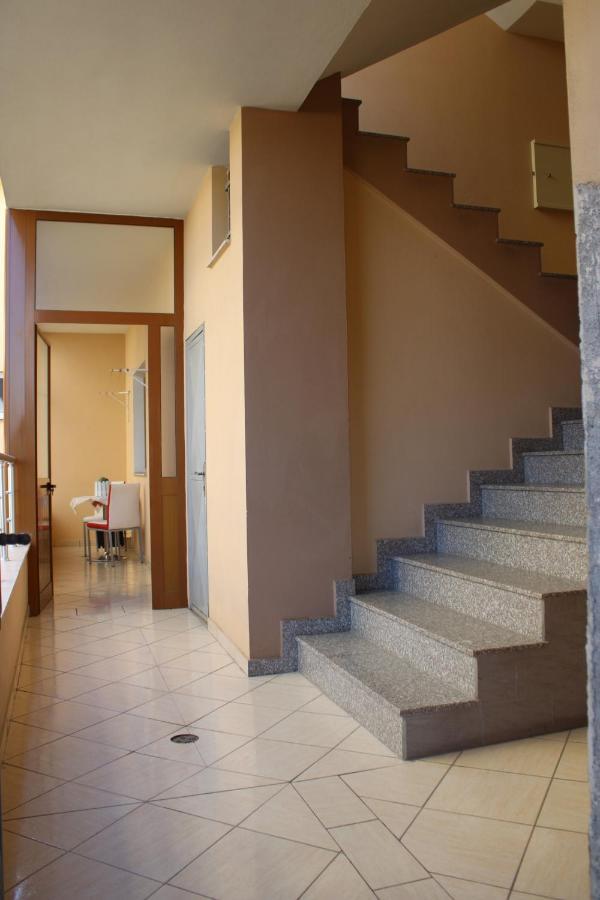 Bledi'S Comfy Apartment In New Blvd / Free Parking Tirana Buitenkant foto